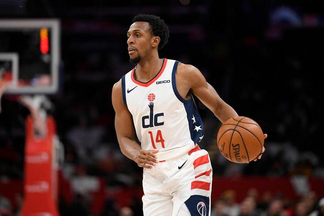 利拉德41分雄鹿逆转胜快船 森林里险胜开拓者