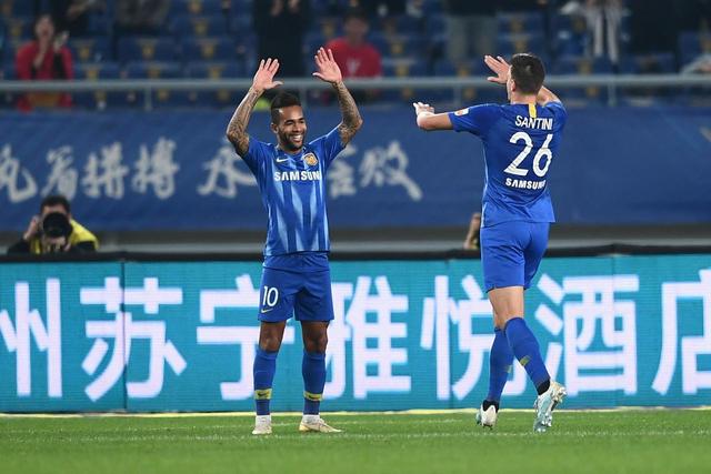 萨林杰22+16吉伦沃特32+8+13 深圳克山东9连胜